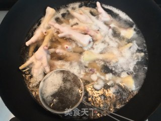 凉拌糖醋鸡爪的做法步骤：4