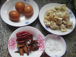 香卤鸡蛋千张结的做法步骤：1