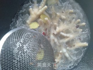 风味麻辣鸡爪的做法步骤：4