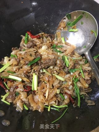 干炒牛河的做法步骤：5