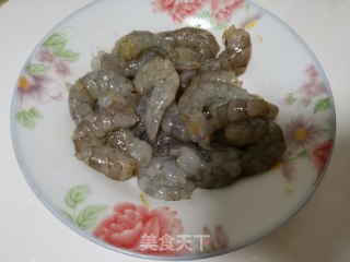 牛牛的减脂餐—鲜虾厚蛋烧配虾仁的做法步骤：2
