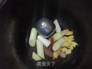 红焖肘子的做法步骤：5