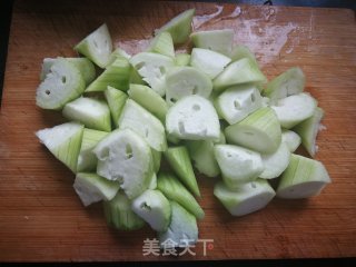 丝瓜炖豆腐的做法步骤：2