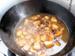 红烧肉卤鸡蛋的做法步骤：6
