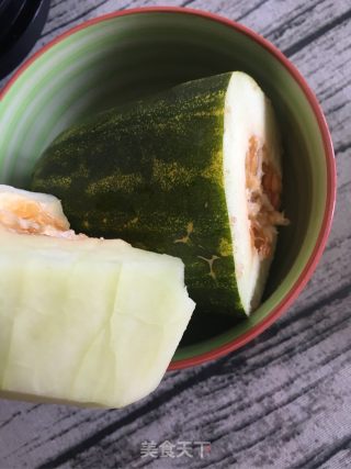 甜瓜奶昔的做法步骤：1