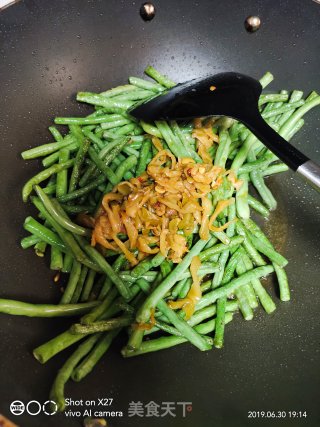 下饭菜炒豆角的做法步骤：3