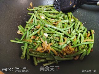 下饭菜炒豆角的做法步骤：4