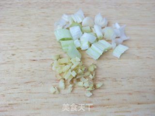 “ 肉食、荤菜 ”梅干菜肉馅饼的做法步骤：4