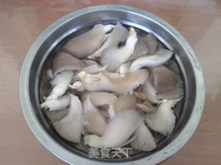麻辣水煮里脊肉的做法步骤：2