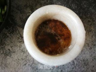 荆芥叶拌菜瓜的做法步骤：4