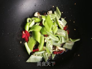 青椒炒牛肉的做法步骤：5