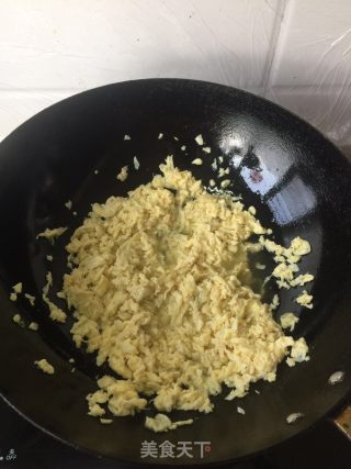 鸡蛋，肉，韭菜盒子的做法步骤：2