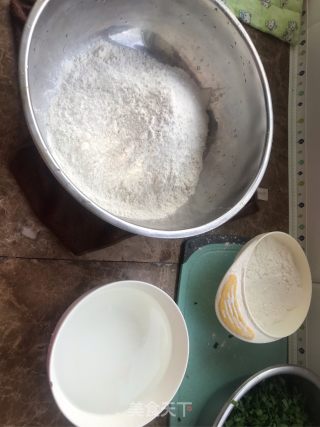鸡蛋，肉，韭菜盒子的做法步骤：4