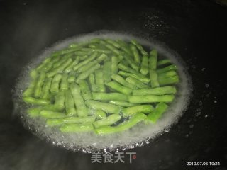 清炒四季豆的做法步骤：3