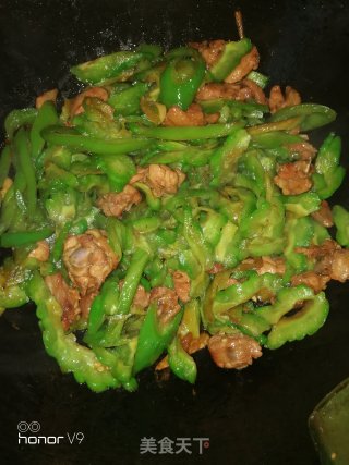 鸡肉炒苦瓜的做法步骤：7