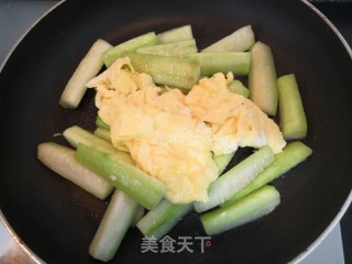丝瓜炒鸡蛋的做法步骤：15