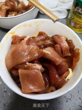 肉食——里脊肉串的做法步骤：1