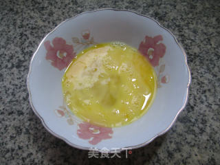 榨菜丝鸡蛋迷迷饺的做法步骤：2