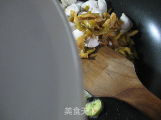 榨菜丝鸡蛋迷迷饺的做法步骤：4