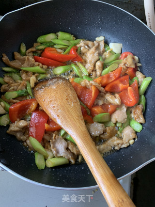 芦笋炒肉的做法步骤：5