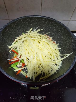 土豆丝炒肉丝的做法步骤：9