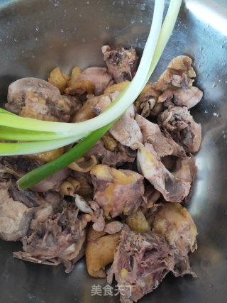 土豆青椒烧鸡块的做法步骤：3
