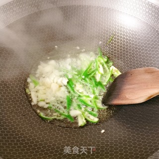 辣味丝瓜的做法步骤：4