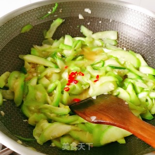 辣味丝瓜的做法步骤：7