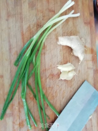 小满日食记之番茄红烧带鱼的做法步骤：4