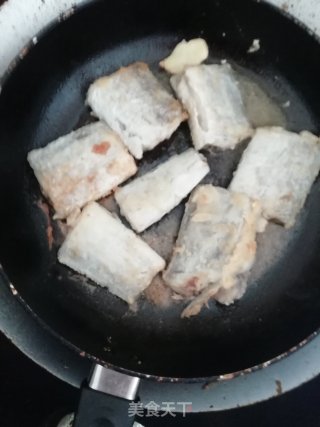 小满日食记之番茄红烧带鱼的做法步骤：8