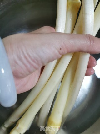 酸辣藕尖——爽脆快手菜的做法步骤：2