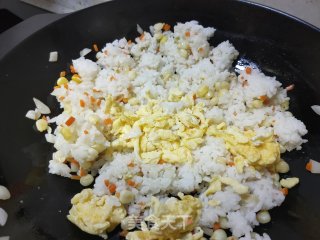 炒米饭的做法步骤：7