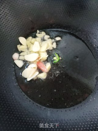 香辣炒螺丝的做法步骤：2