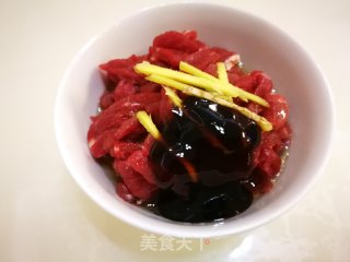 野山椒牛肉的做法步骤：2