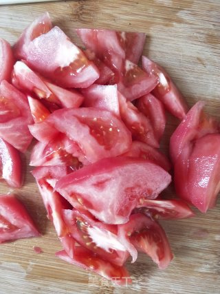 西红柿牛腩豆腐汤的做法步骤：1