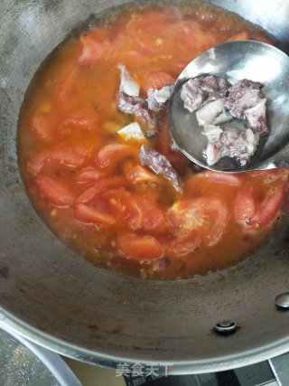 西红柿牛腩豆腐汤的做法步骤：6