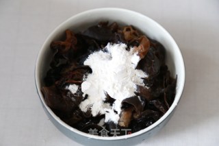 凉拌木耳的做法步骤：2