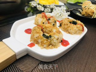 海苔肉松饭团的做法步骤：3