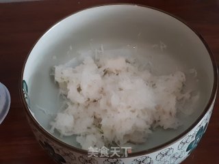 辣萝卜丝蒸饺的做法步骤：1