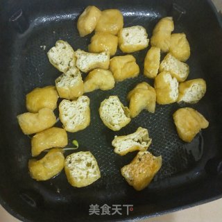 油豆腐炒黄豆芽的做法步骤：2