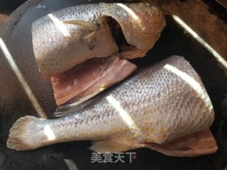 红烧黄花鱼的做法步骤：1