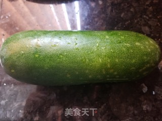 干贝节瓜蛋花汤的做法步骤：1