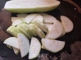 干贝节瓜蛋花汤的做法步骤：4