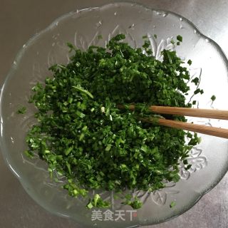 韭菜鸡蛋饼的做法步骤：4