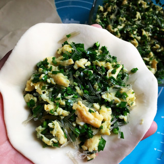 韭菜鸡蛋饼的做法步骤：8