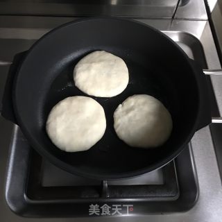 韭菜鸡蛋饼的做法步骤：12