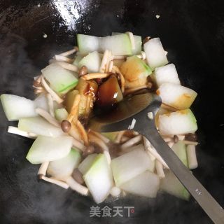 蟹味菇烧冬瓜的做法步骤：7