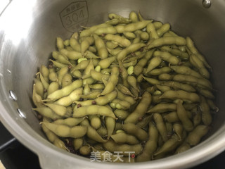 高压锅盐水毛豆的做法步骤：4