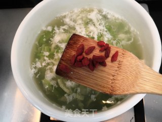 蛋白丝瓜枸杞汤的做法步骤：12