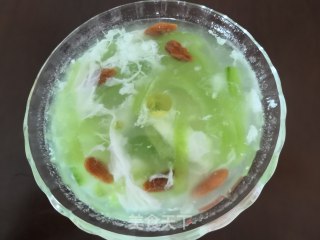 蛋白丝瓜枸杞汤的做法步骤：15